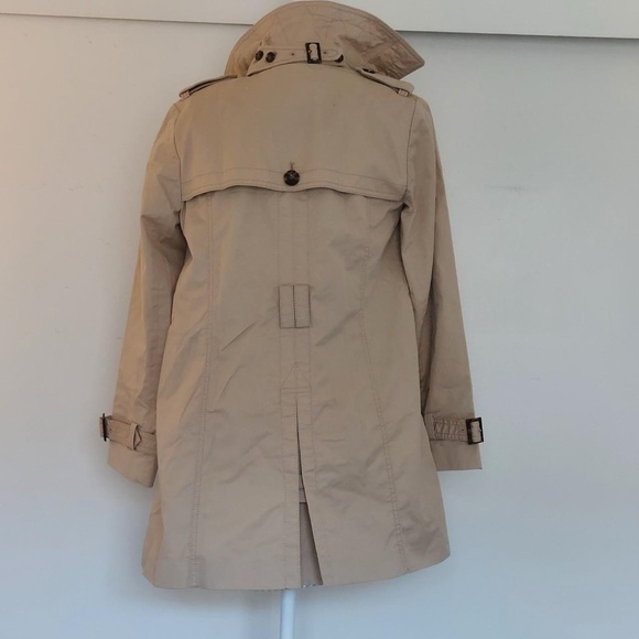 Banana Republic trench coat. - Picture 6 of 7